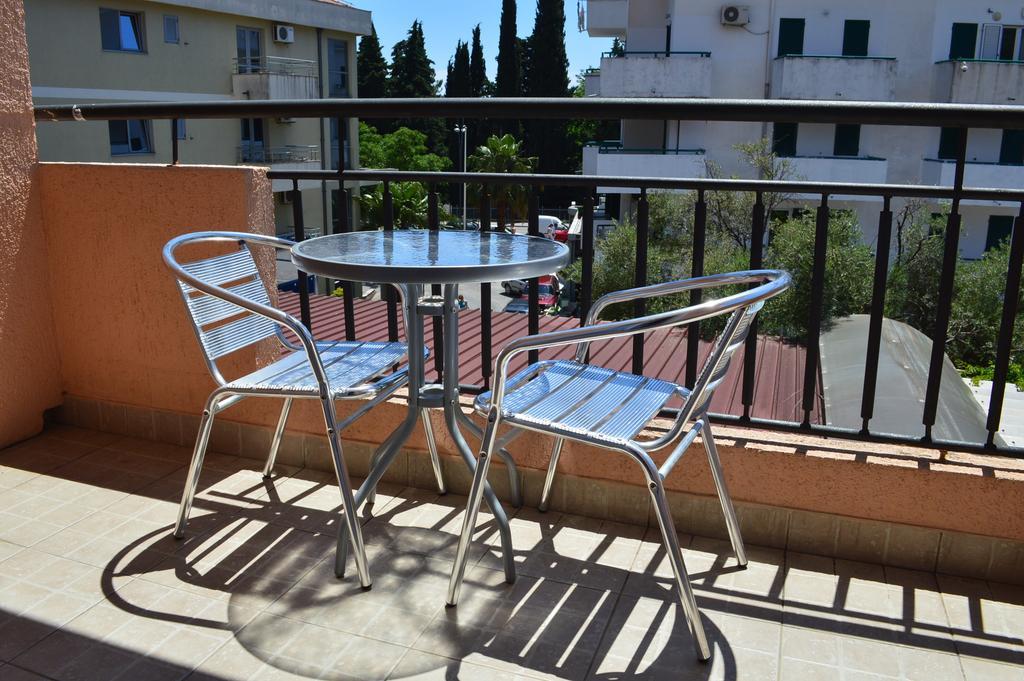בודווה Hotel Kangaroo מראה חיצוני תמונה