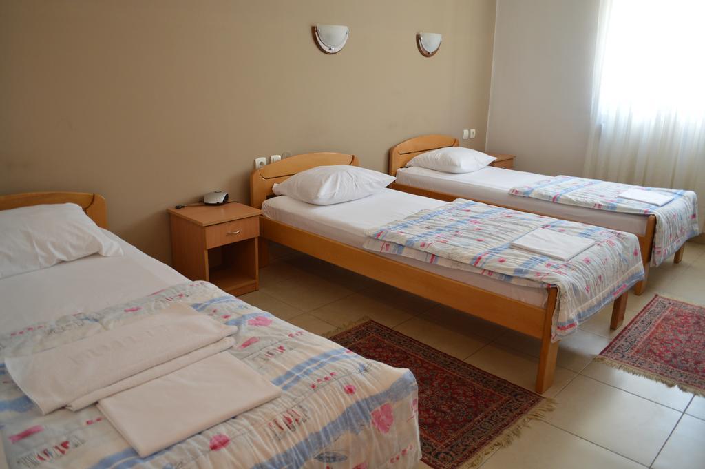בודווה Hotel Kangaroo מראה חיצוני תמונה