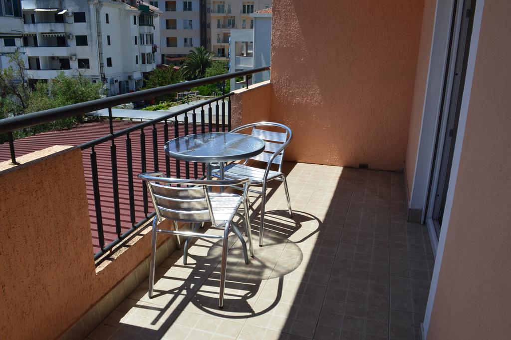בודווה Hotel Kangaroo מראה חיצוני תמונה