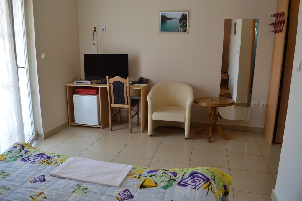 בודווה Hotel Kangaroo מראה חיצוני תמונה