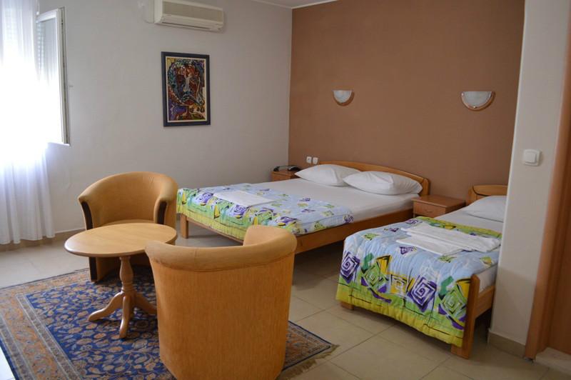 בודווה Hotel Kangaroo מראה חיצוני תמונה